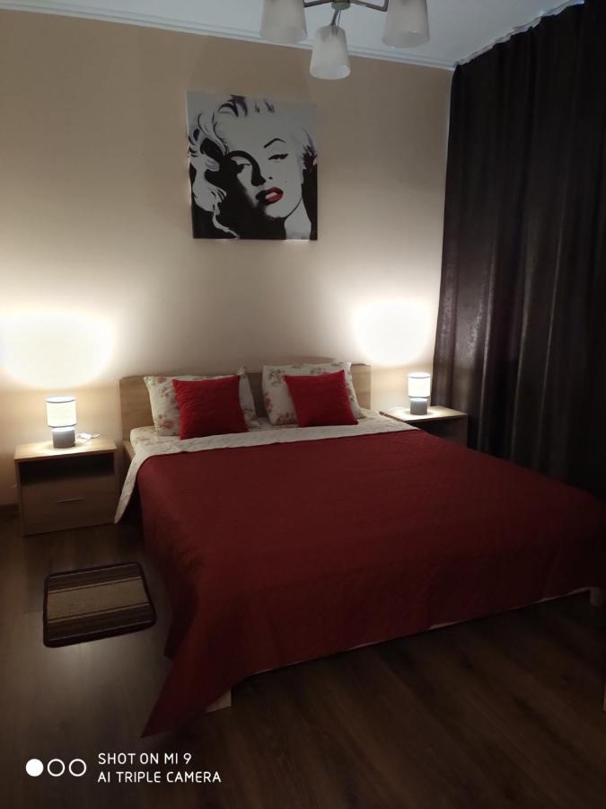 Apartments Domovik Мостова 5 Кв 37 มุกาเชเว ภายนอก รูปภาพ