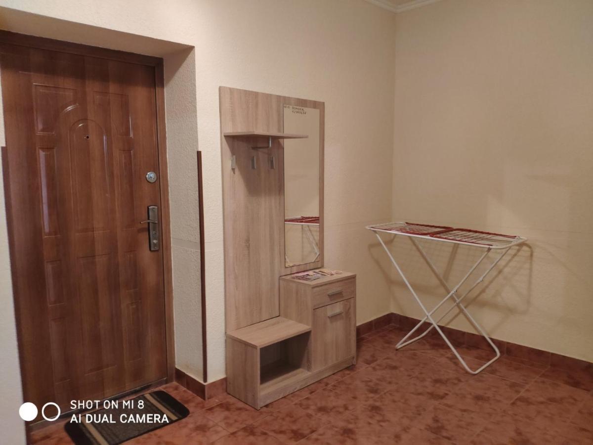 Apartments Domovik Мостова 5 Кв 37 มุกาเชเว ภายนอก รูปภาพ